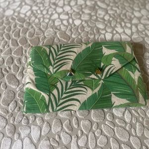 Stella & Dot Green Leaf Print Clutch
